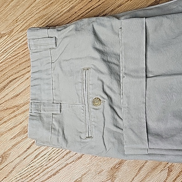 Bill's Khakis M2 Classic Fit Original Twill. 42/30 orig $185 - Picture 3 of 4